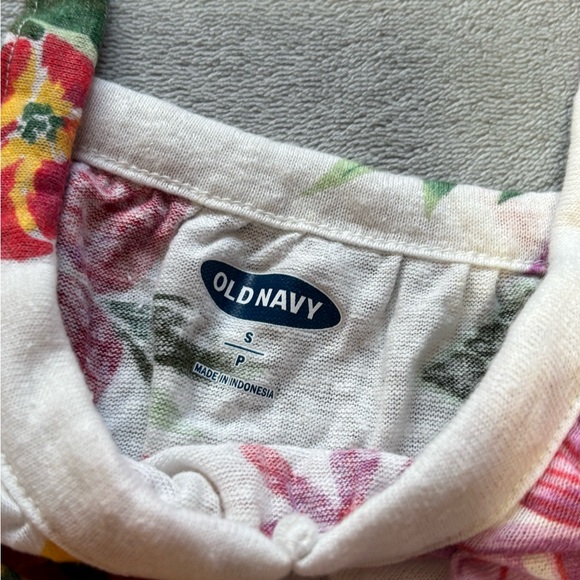 Old Navy Floral Tank Top - Picture 2 of 3